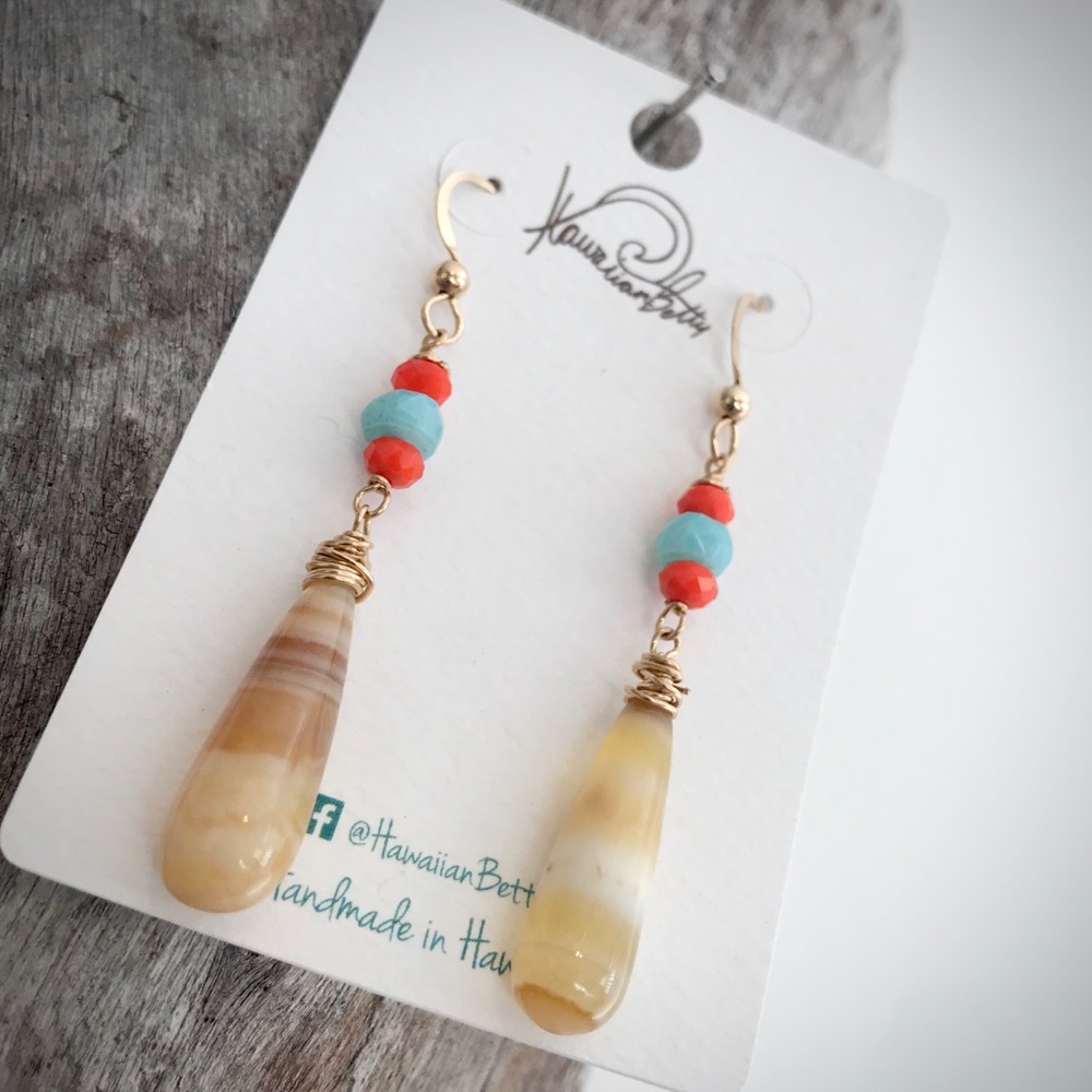 HAWAIIAN BETTY handmade earrings